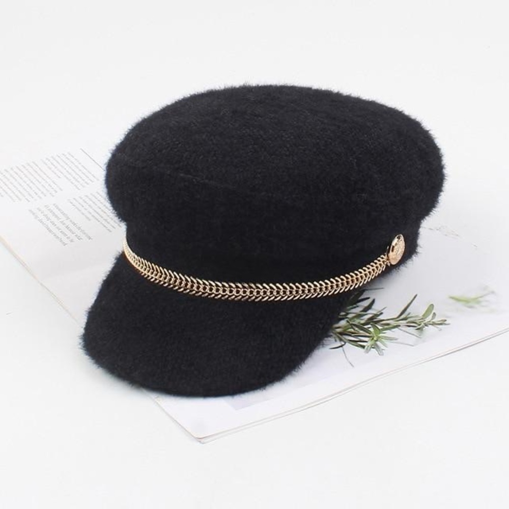 SAKS  ✨NWOT✨ Cabbie Hat with Gold Chain